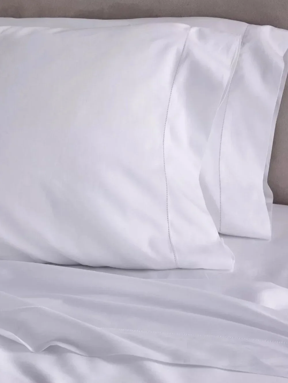 SFERRA Fiona King Flat Sheet White Long Staple Cotton Sateen 114x114 Italy